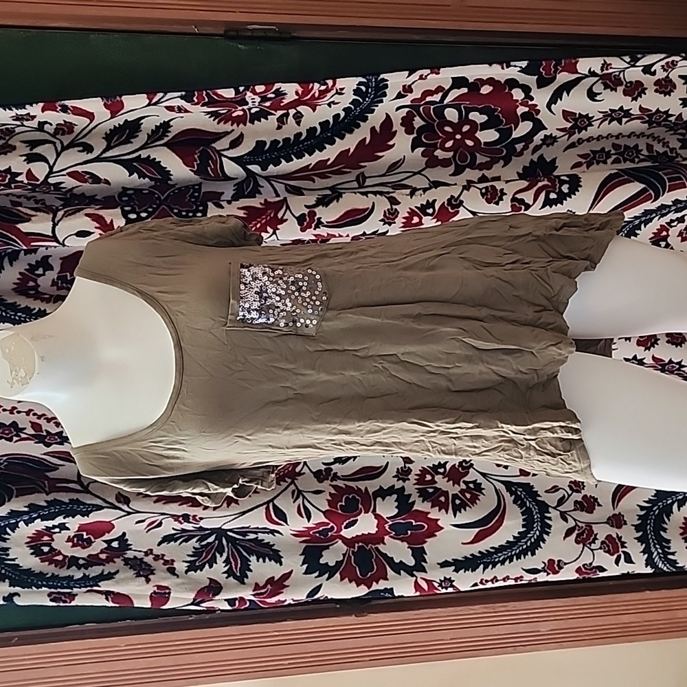 Olive green pocket t shirt